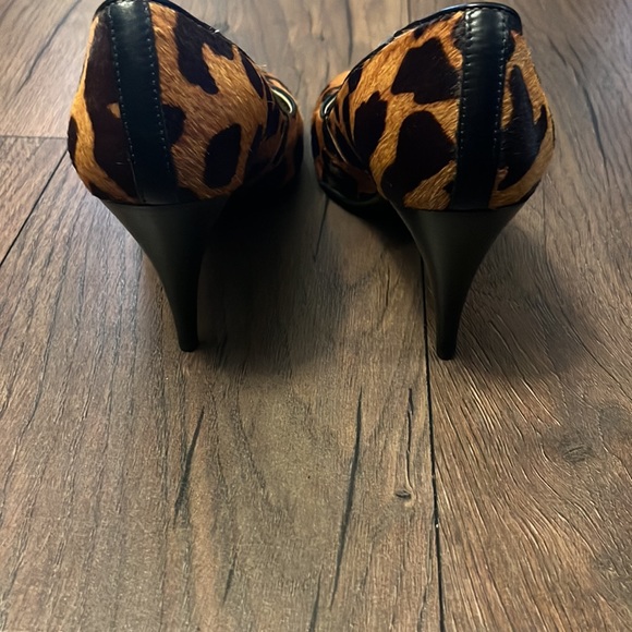 Talbots cow hide Leopard pump 8.5 - Picture 3 of 7